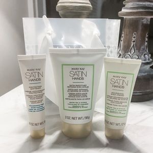 Mary Kay Satin Hands Mini Set White Tea and Citrus